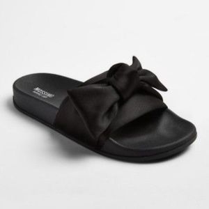 Women's Julisa Slide Sandals With a Bow